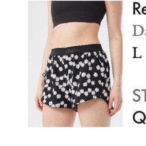 Outdoor voices Daisy relay shorts size large